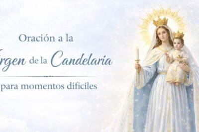 Oración a la Virgen de la Candelaria para momentos difíciles, imagen devocional en tonos celestes